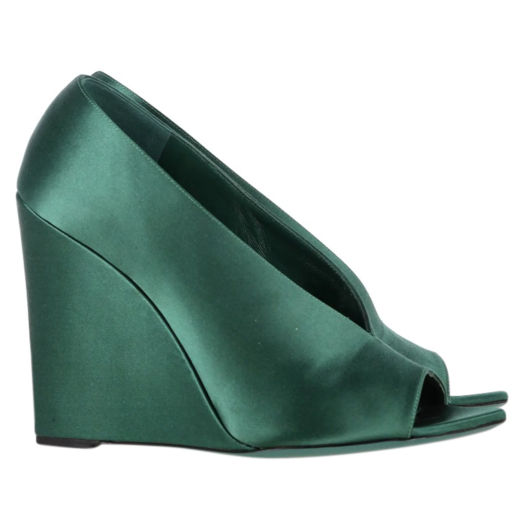 Burberry Prorsum Shoreham 110 Wedge Peep Toe Pumps in Green Satin