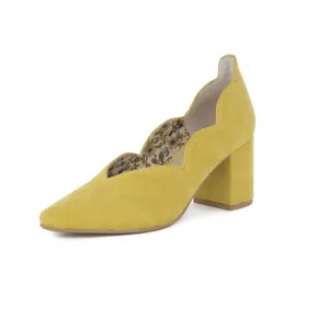 Cascade Womens Scalloped Suede Pumps