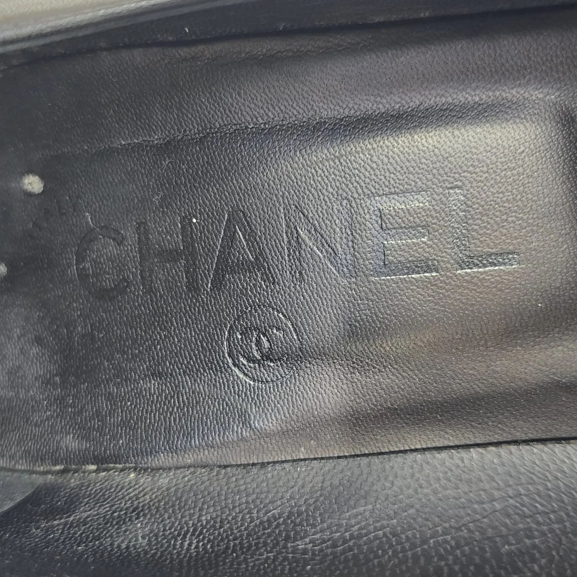 Chanel CC Chain Detail Pumps in Black Leather