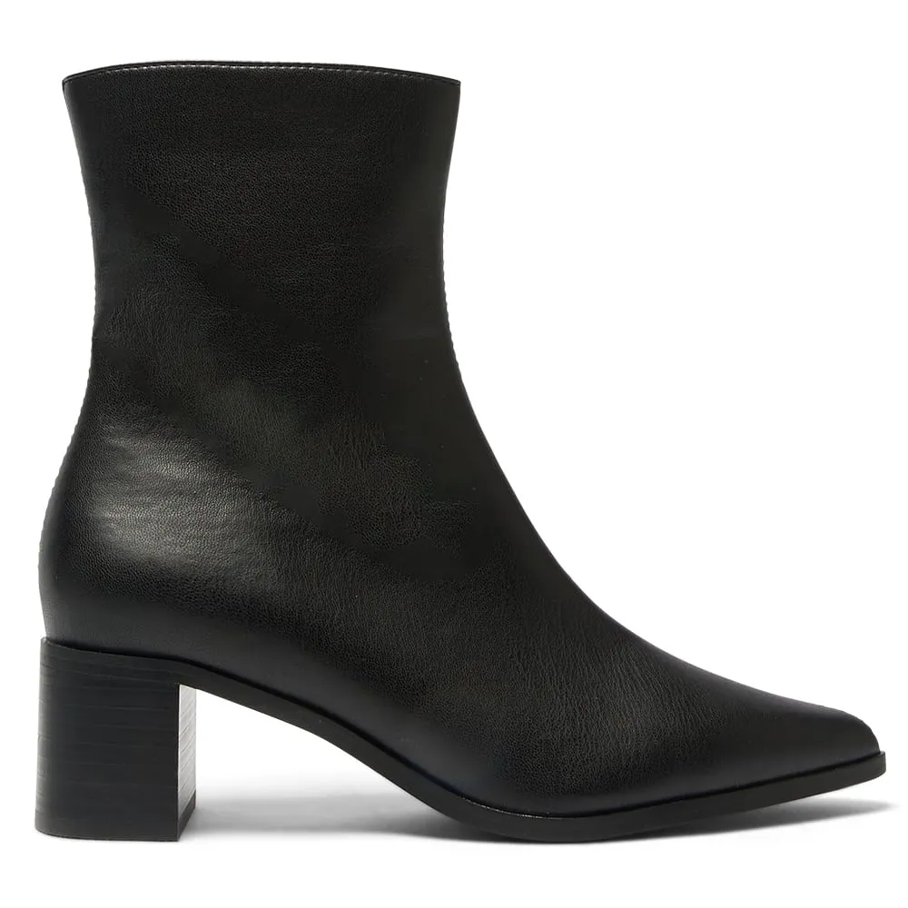 Eagle Boot in Black Smooth