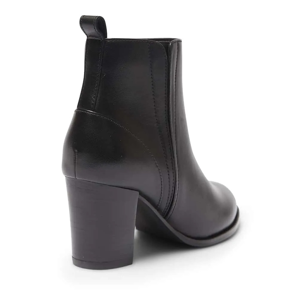 Geronimo Boot in Black Leather