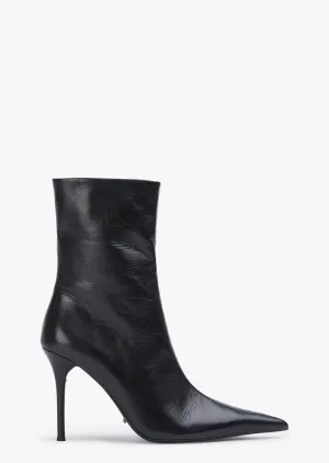 Iris Black Vintage