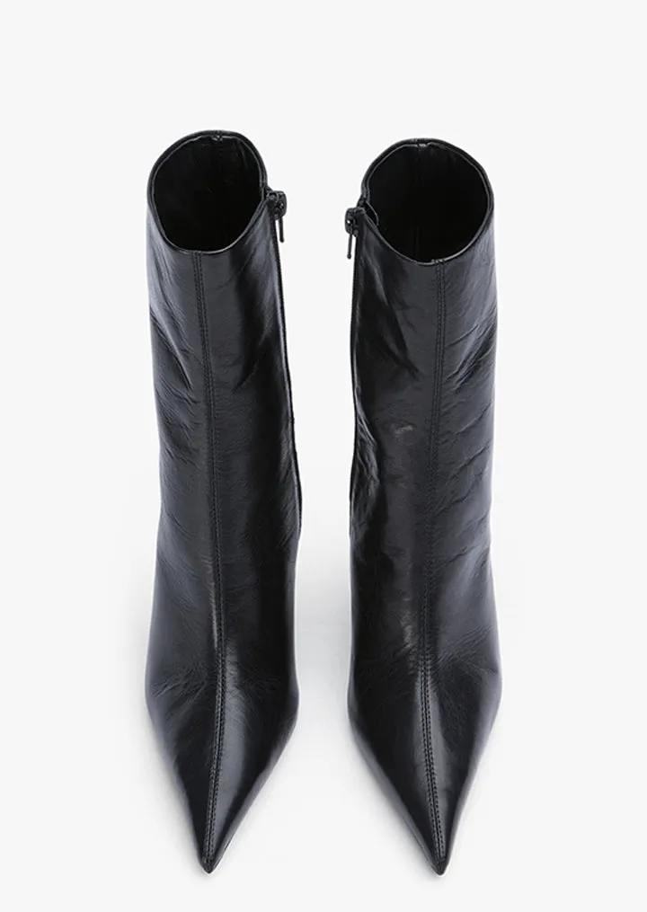 Iris Black Vintage