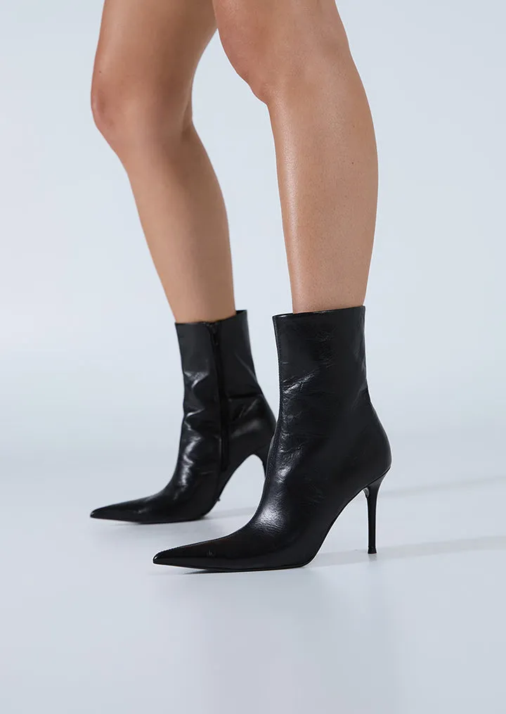 Iris Black Vintage