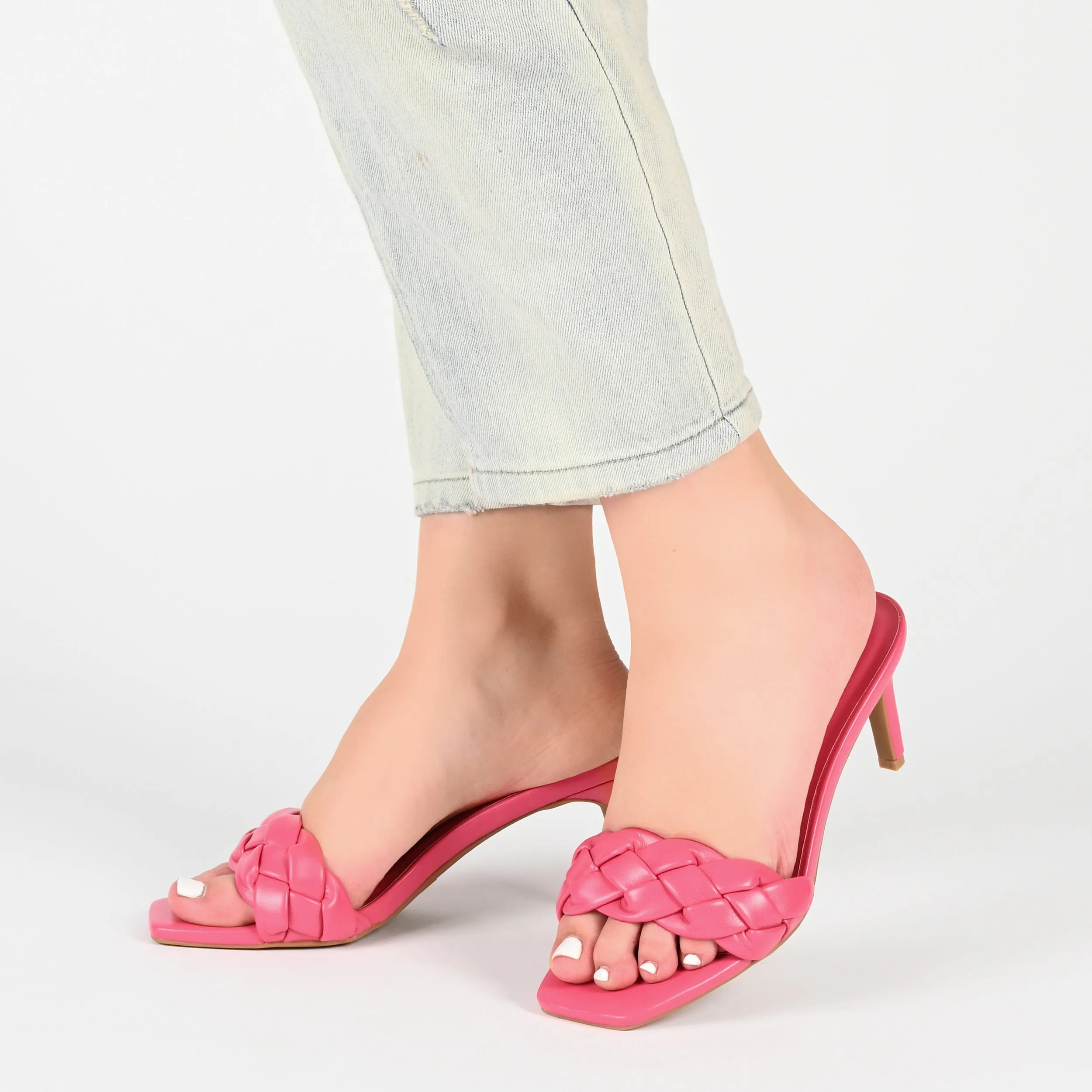 Journee Collection Women's Tru Comfort Foam Hattie Pump