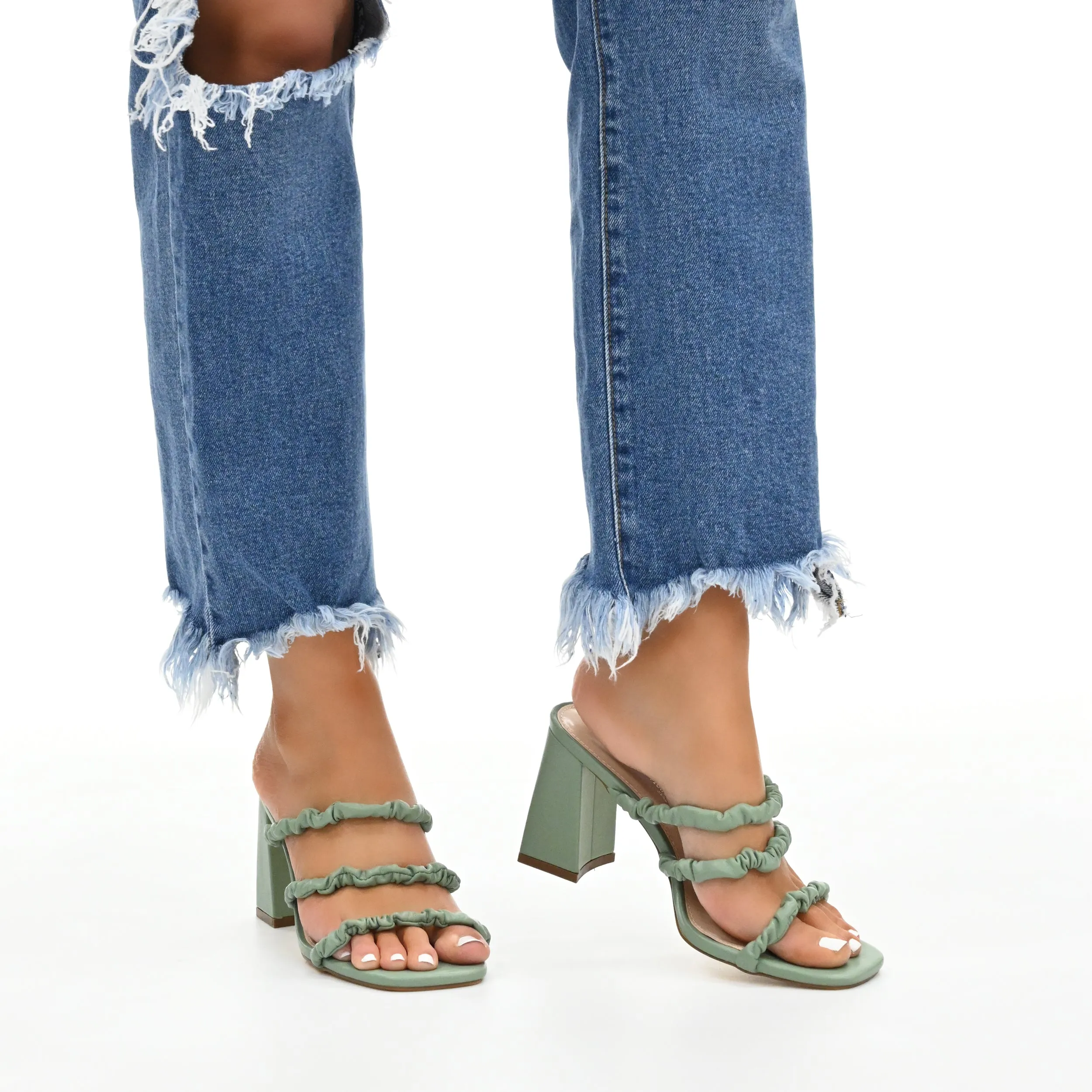 Journee Women's Tru Comfort Foam Reagaan Sandals