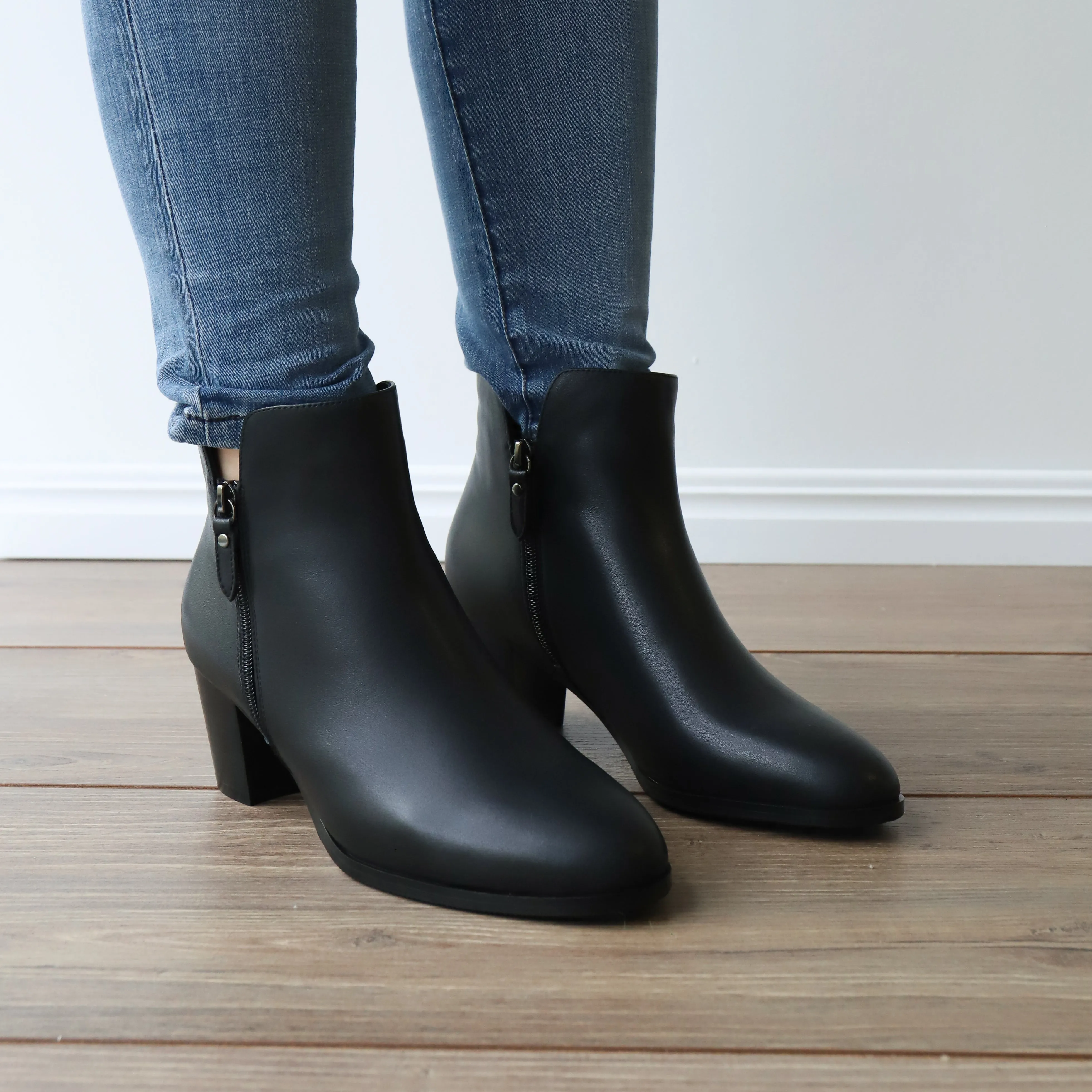 RALEIGH Black