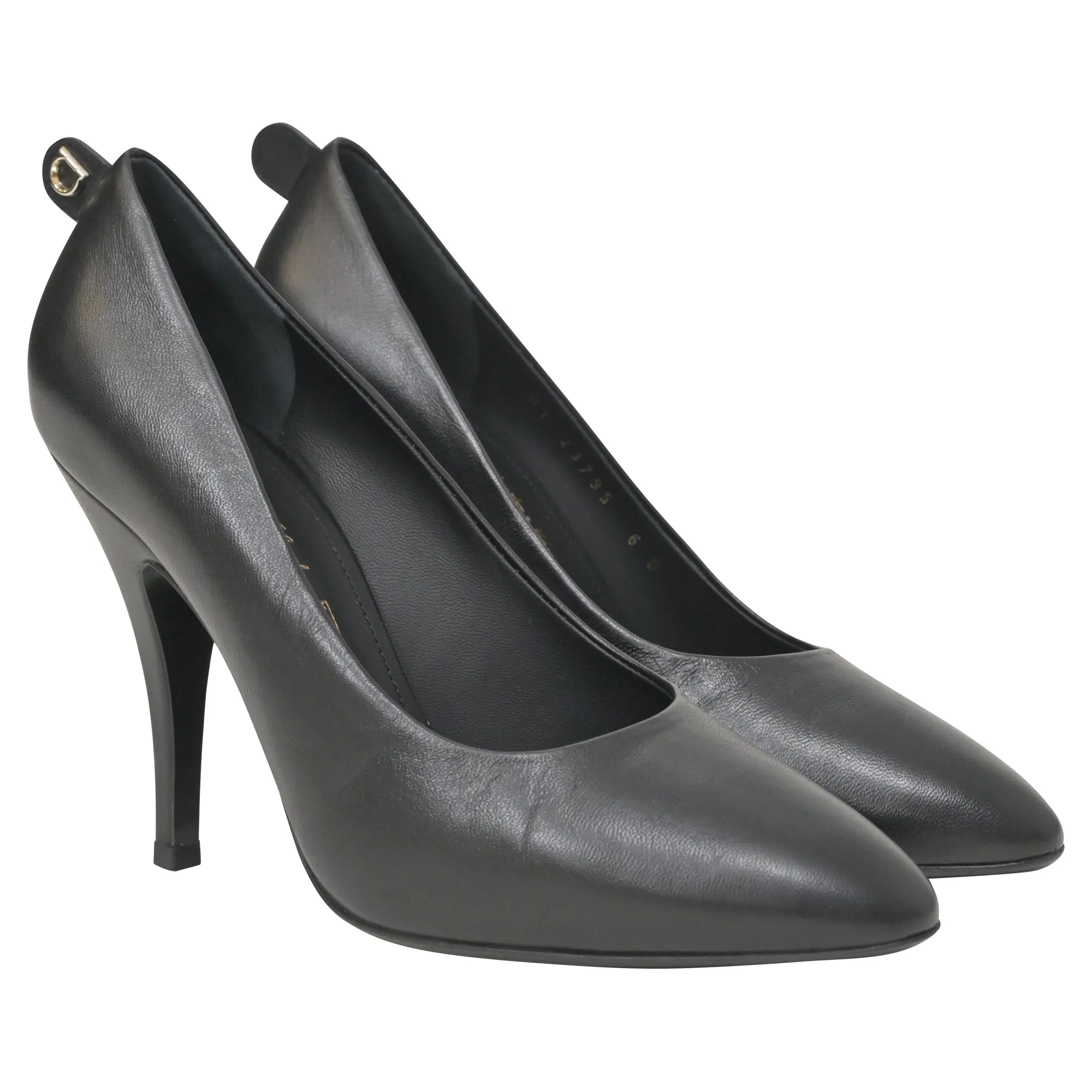 Salvatore Ferragamo Judy 87 Pumps in Black Leather
