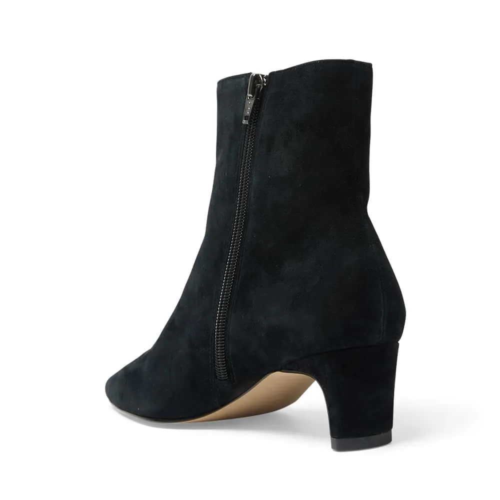 Seattle Boot in Black Suede