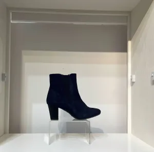 Shosana In Navy