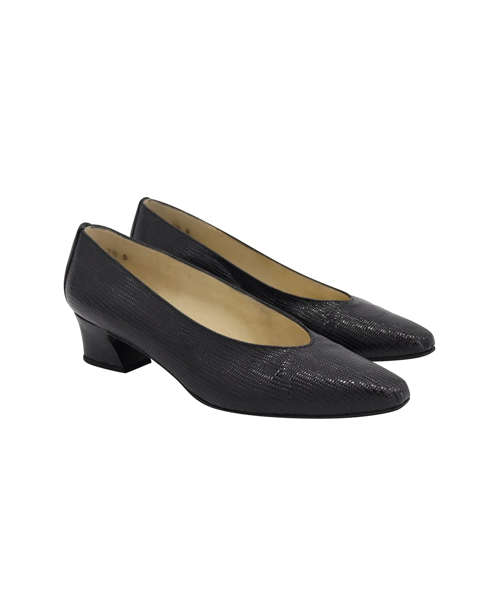 Stuart Weitzman Low-Heel Pumps in Black Calf Leather