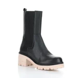 Women Brunas Boot In Black/pink