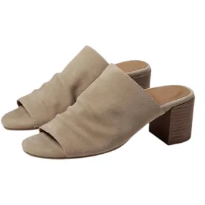 Women's Chas Heel In Mushroom Suede