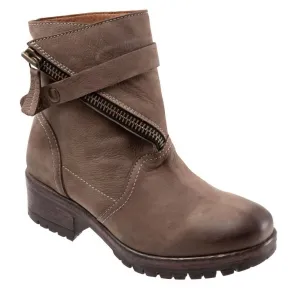 Women's Fast Boots In Taupe