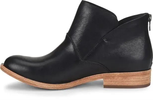 Women's Kork-Ease Ryder  A Modern Take on the Classic Ankle Bootie