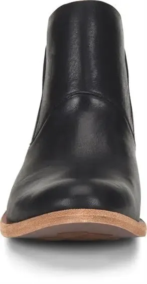 Women's Kork-Ease Ryder  A Modern Take on the Classic Ankle Bootie