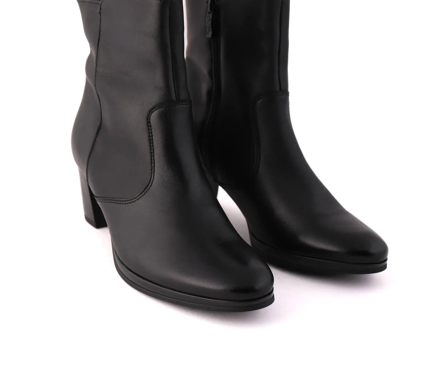 Women's Osmanthus Leather Boot In Black