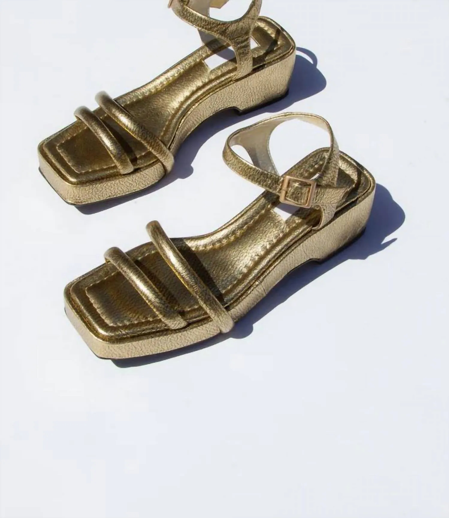 Women's Puffy Platform Sandals - Narrow In Gold