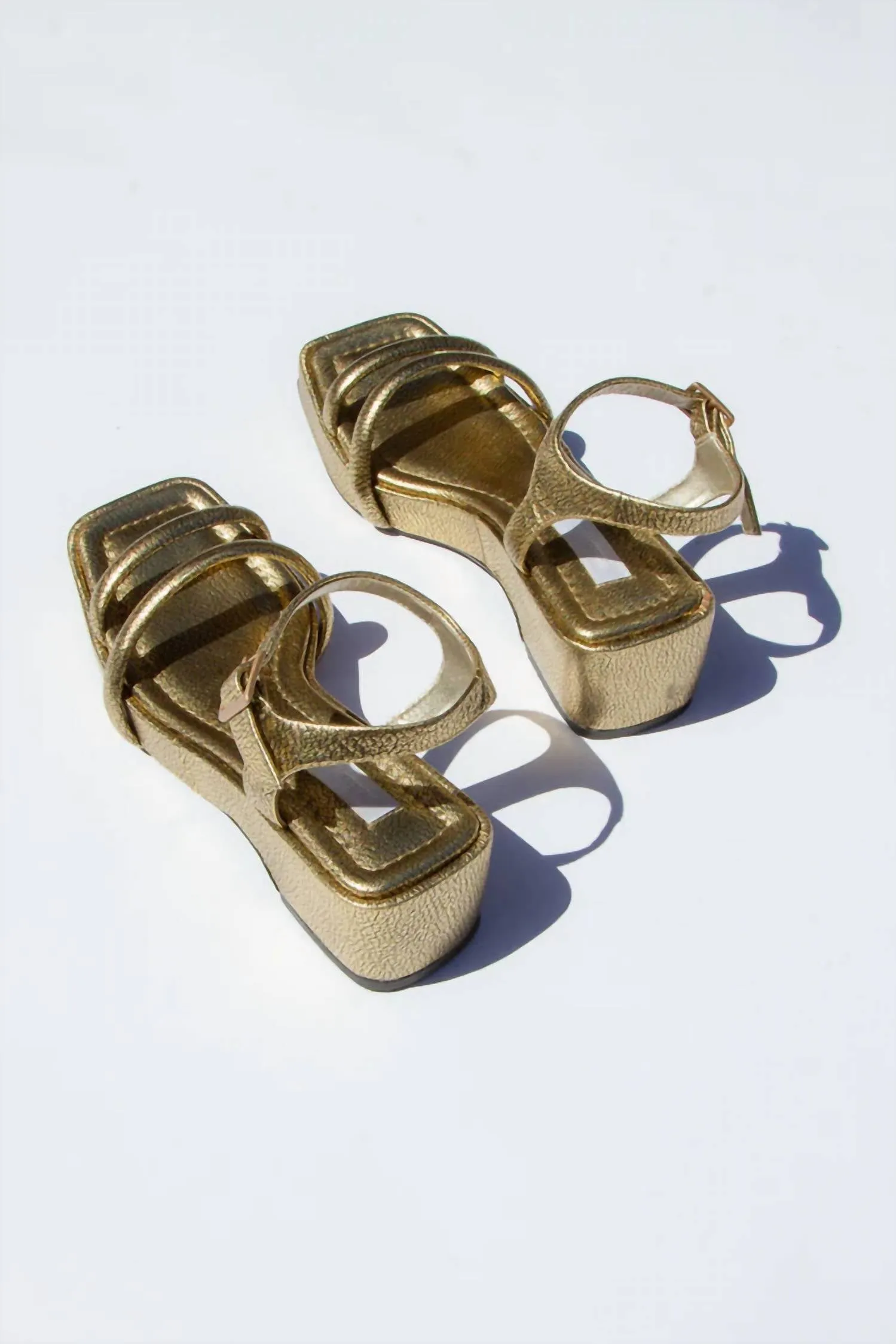 Women's Puffy Platform Sandals - Narrow In Gold