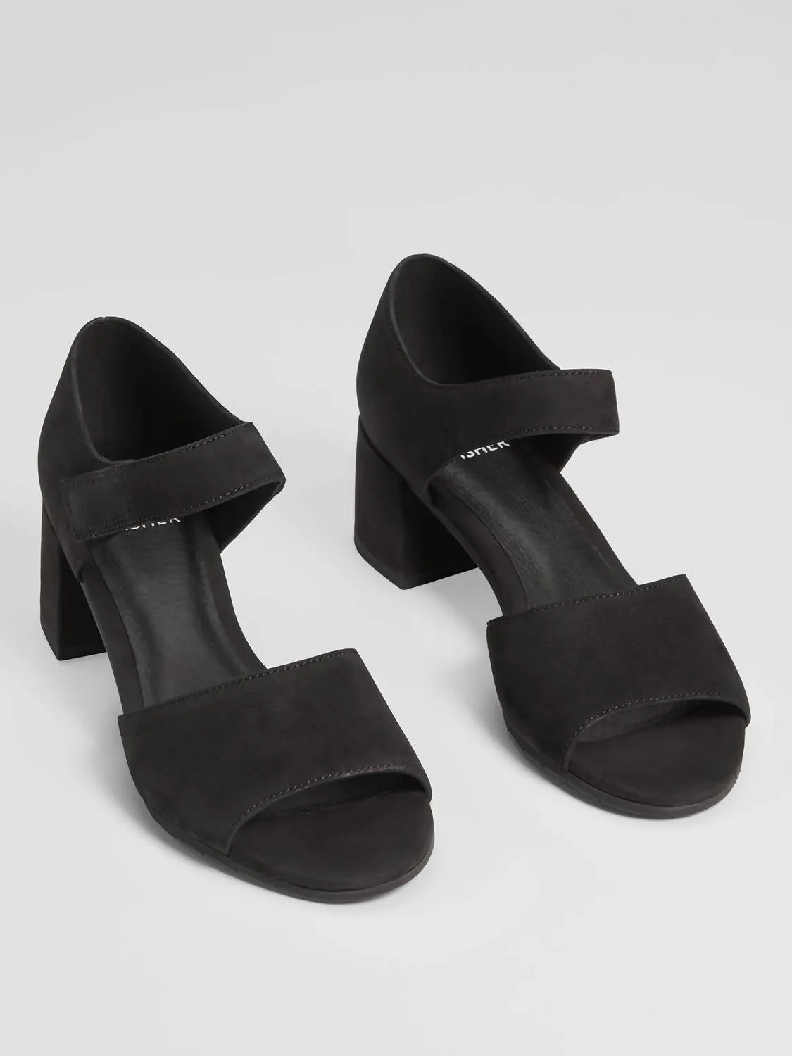 Women's Tumbled Nubuck Heels In Black