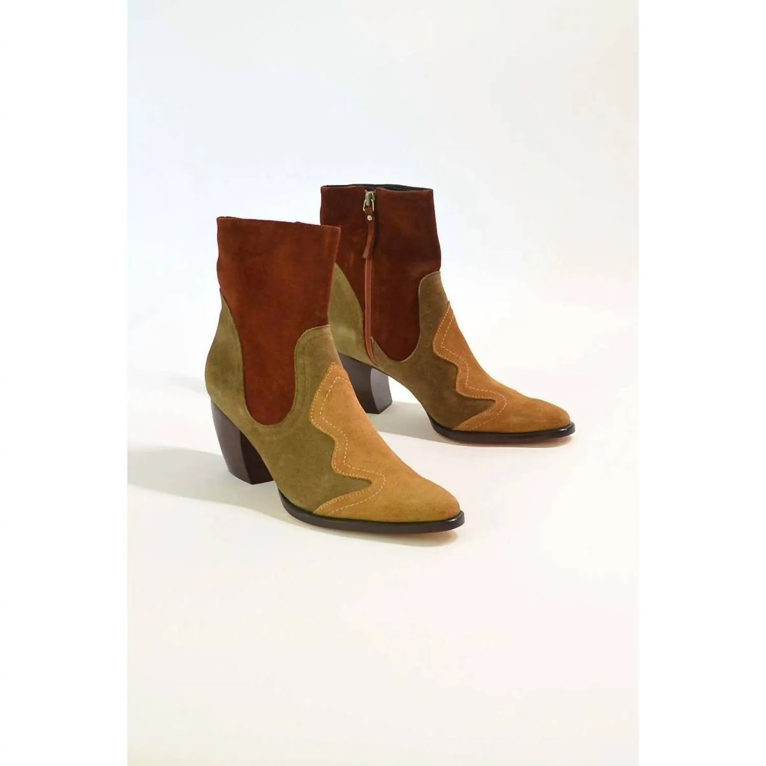 Women's Winnie Boot In Mud