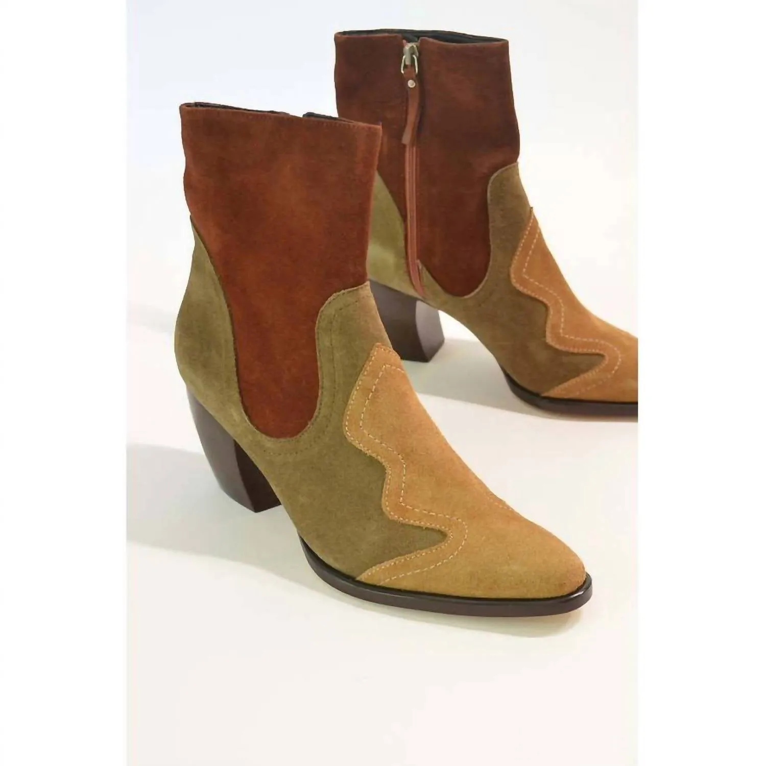 Women's Winnie Boot In Mud